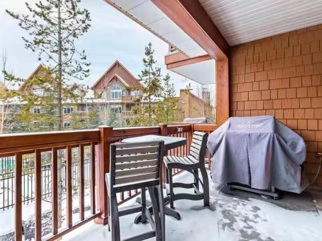 קאנמור Sunny Tranquil Woods Turret In Falcon Crest Lodge מראה חיצוני תמונה